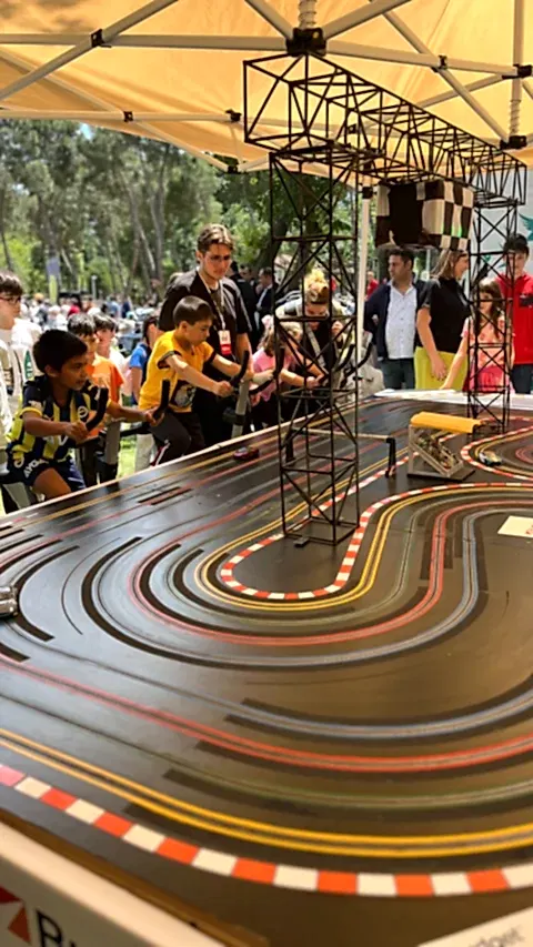 Slot Car Yarışması - Etkinlik Deneyimi Kiralama