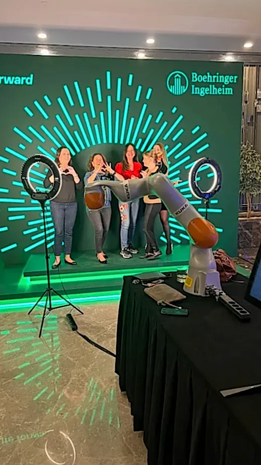 Glambot - Guest Experience 8