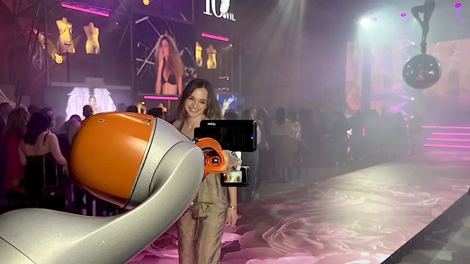 Glambot - Event Capture 16