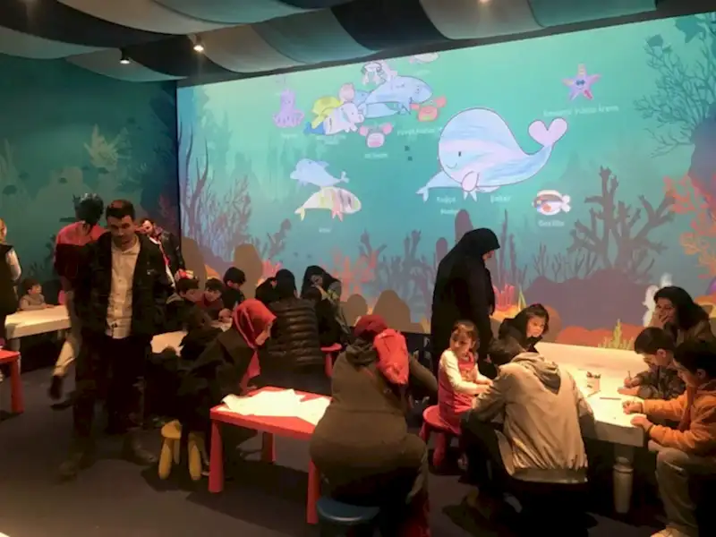 IST Marina Mall Interactive Aquarium - Setup Detail 2