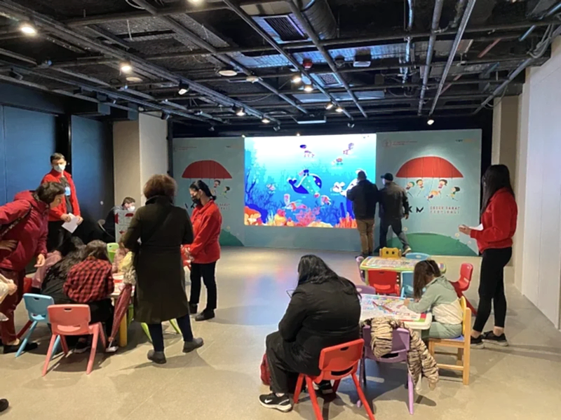 IST Marina Mall Interactive Aquarium - Setup Detail 7