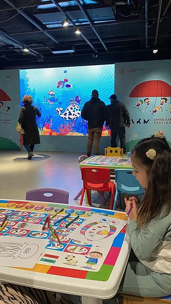 IST Marina Mall Interactive Aquarium - Guest Experience 8