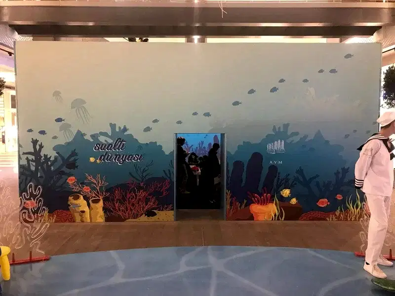 IST Marina Mall Interactive Aquarium - Brand Activation 9