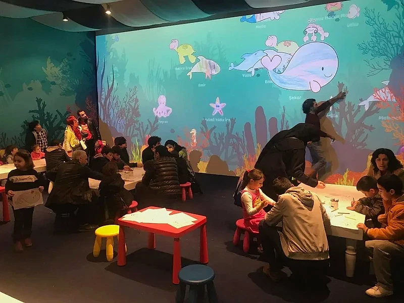 IST Marina Mall Interactive Aquarium - Setup Detail 12