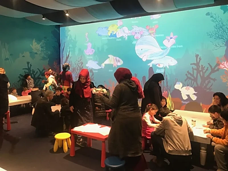 IST Marina Mall Interactive Aquarium - Brand Activation 14